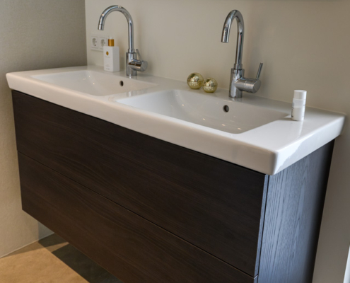 zwart badmeubel badkamer