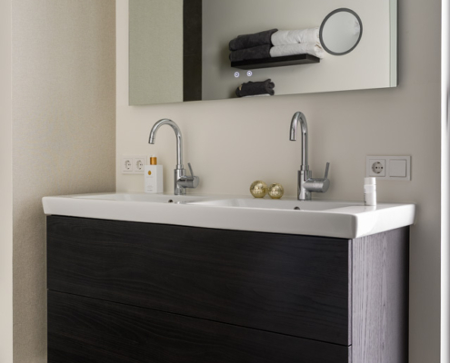 zwart badmeubel badkamer