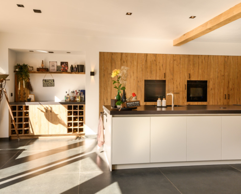 grote woonkeuken met kookeiland