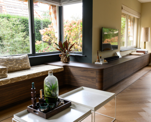 erker bank woonkamer